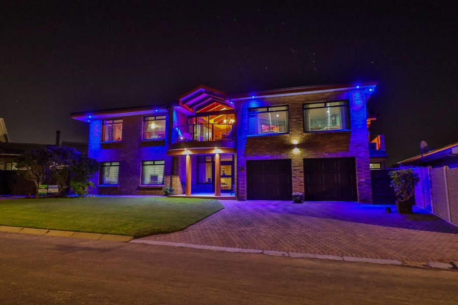 7 Bedroom Property for Sale in Bayview Western Cape